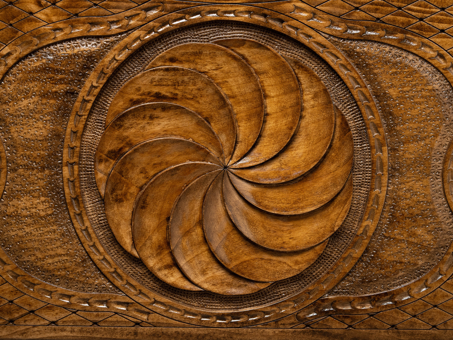 Luxury Backgammon Set – Armenian Eternity Symbol with Bronze Details - Unumperfectus