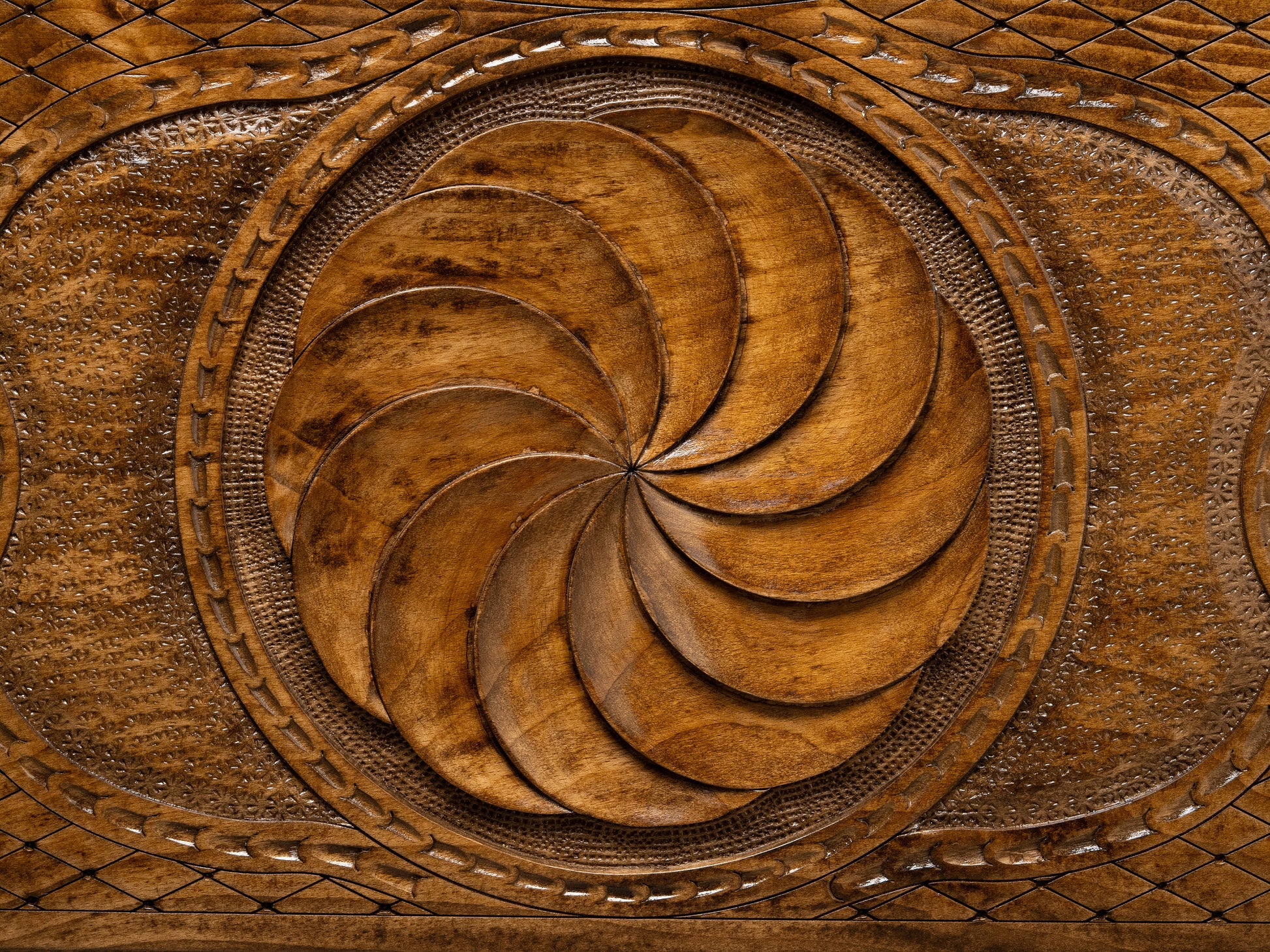 Luxury Backgammon Set – Armenian Eternity Symbol with Bronze Details - Unumperfectus